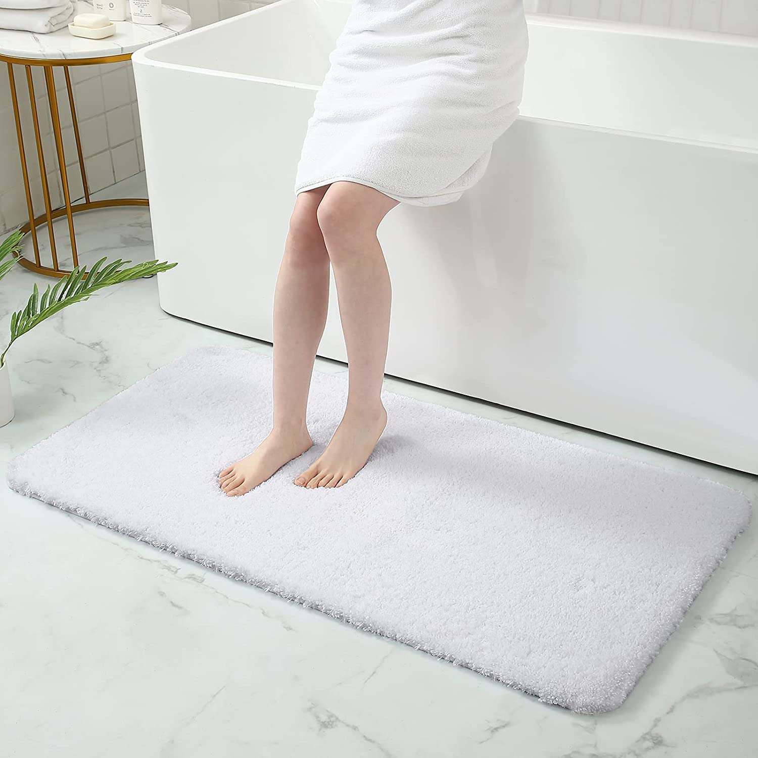 smiry Microfiber Bath Mat 60 x 120 cm, Non-Slip Super Absorbent Bathroom Mat, Extra Soft Machine Wash and Dry, Non-Shedding Bath Mats For Bathroom, White