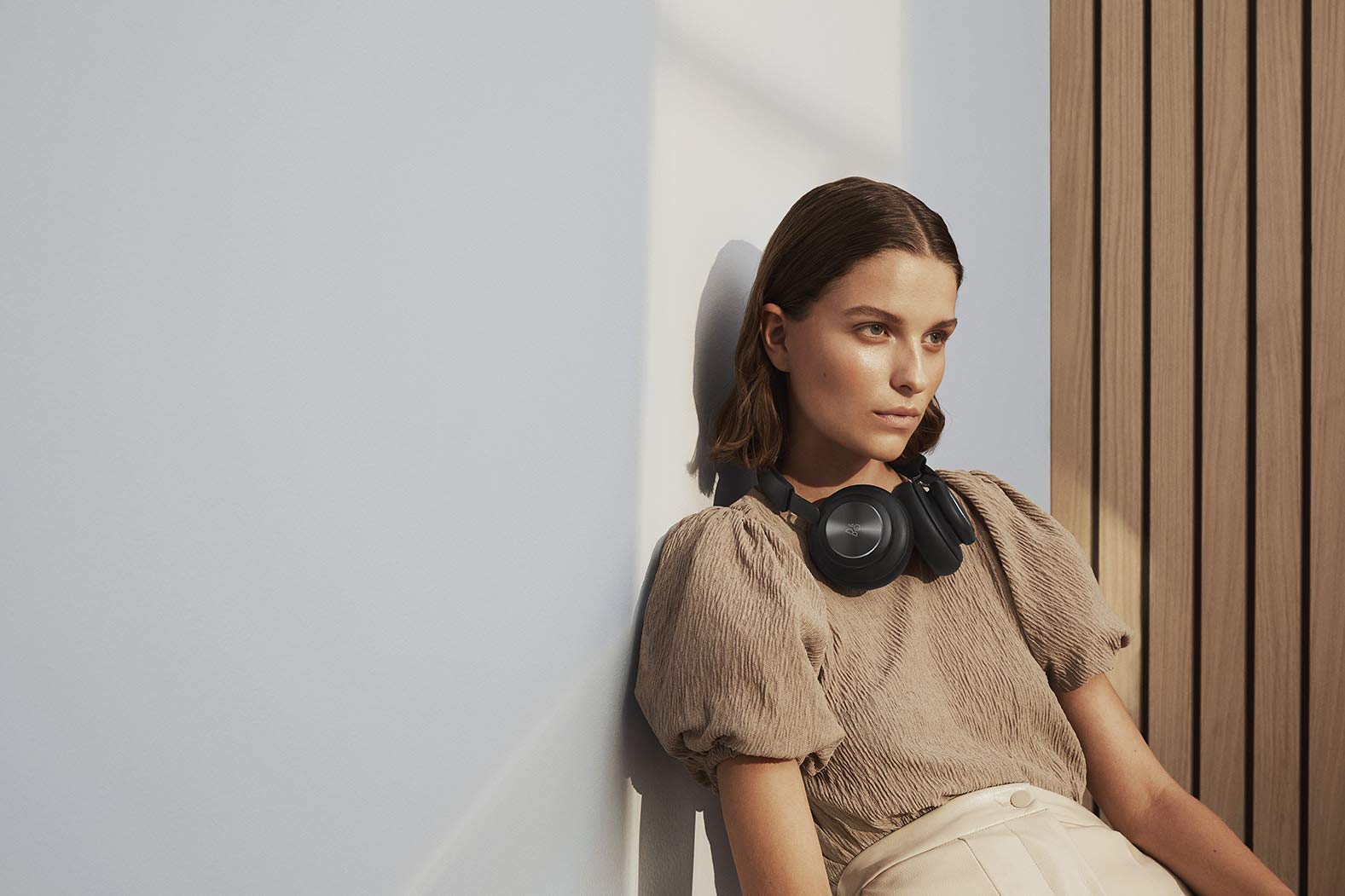 Bang & Olufsen Beoplay H4 2nd Generation Over-Ear Headphones, Matte Black