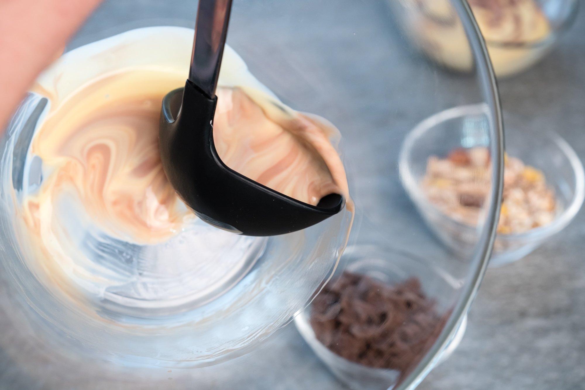 Set utensili da cucina Paulis Kitchen composto da 6 pezzi – in silicone / acciaio inox – cucchiaio da portata, cucchiaio forato, spatola, schiumarola, mestolo, servispaghetti