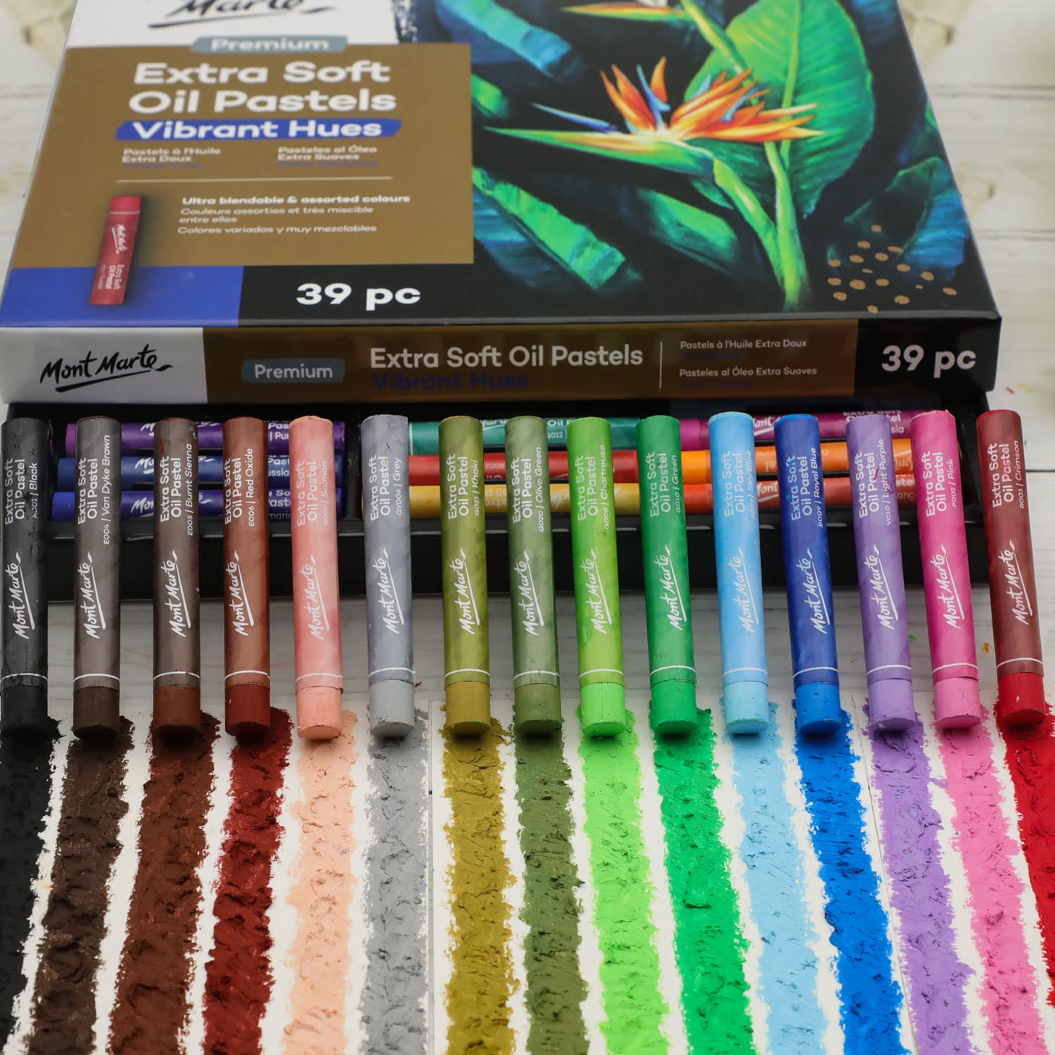 Mont Marte Oil Pastel Chalk Set, 39 Pieces, Vibrant Colours, Extra Soft Oil Pastels, Intense Colours, High Pigmentation