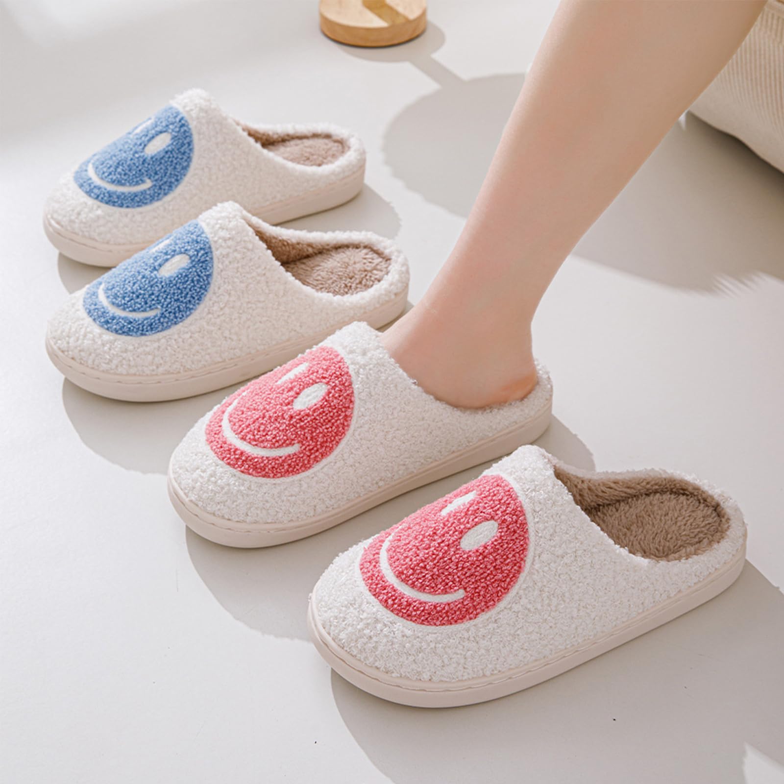 Cute Smile Face Kids' Plush Happy Face Slippers - Non-Slip, Warm, Indoor/Outdoor