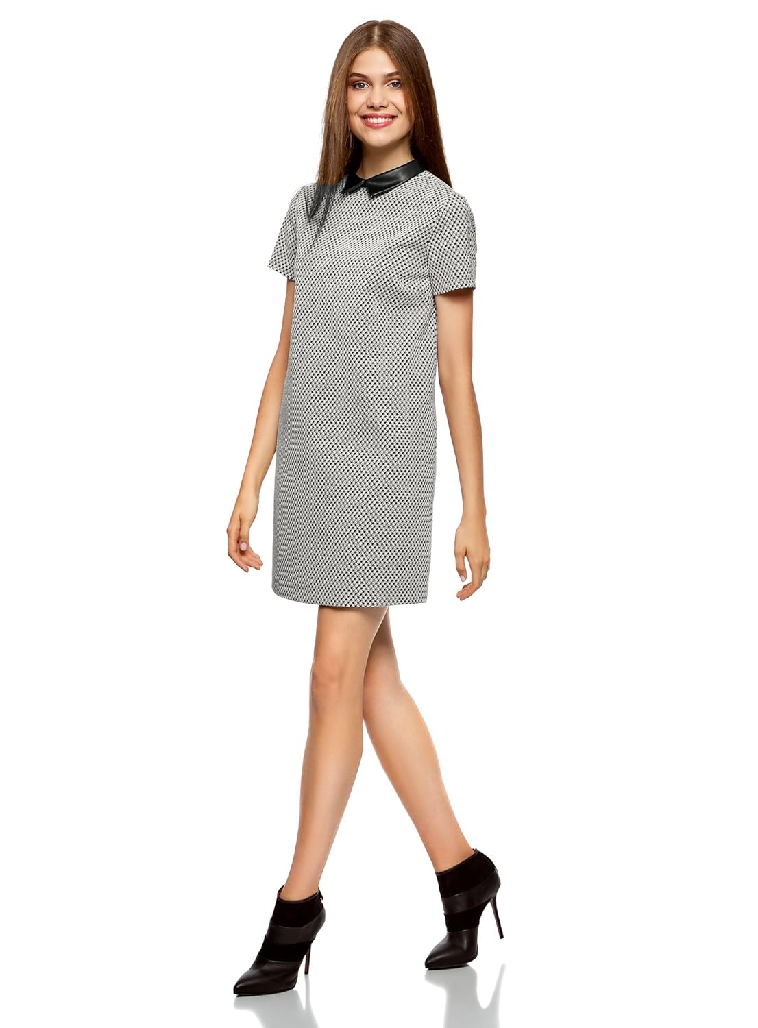 Одежда напрямую. Поставщики одежды казань. Женское пальто коллекция лакоста. Гранд одежда фотомодели. Платье прямого силуэта.