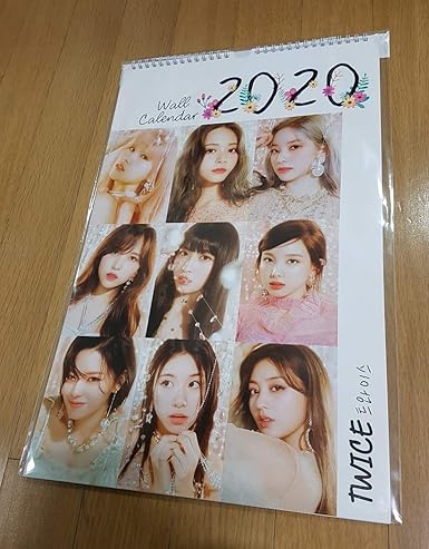 Amazon Twice トゥワイス年度 壁掛けカレンダー Ver 2韓国ツウィ モモ サナ ミナ ナヨン ダヒョン ジョンヨン チェヨン ジヒョ 韓国店より発送の為 お届けまでに約２週間 アイドル 芸能人グッズ 通販