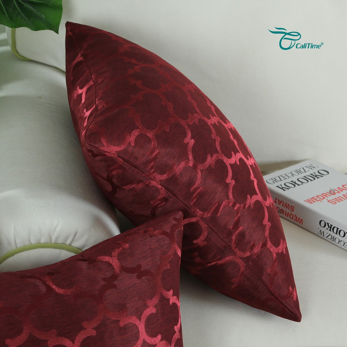 Calitime Cushion Cover Throw Pillows Case, Jacquard Quarterfoil Geometric Damask Accent, Two Sides, 18 by 18 Inches, Burgundy