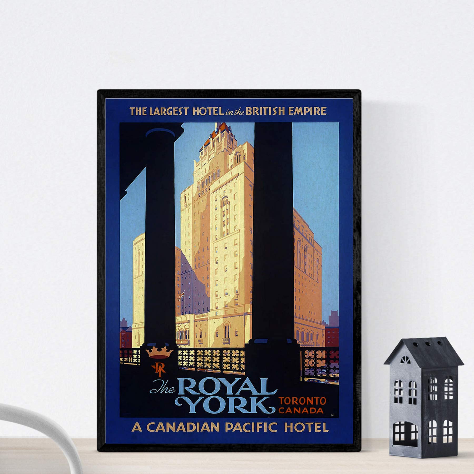 Nacnic Vintage Poster Vintage poster for The Royal York Hotel in Toronto, Canda. A4 size
