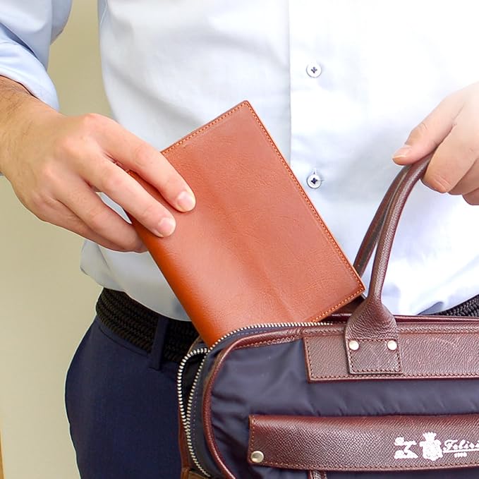 Amazon Co Jp 本革ブックカバー レディース メンズ 女性用 男性用 マロンブラウン Joggo かわいい おしゃれな文庫本サイズの本革 ブックカバー ギフト プレゼントにも最適 服 ファッション小物