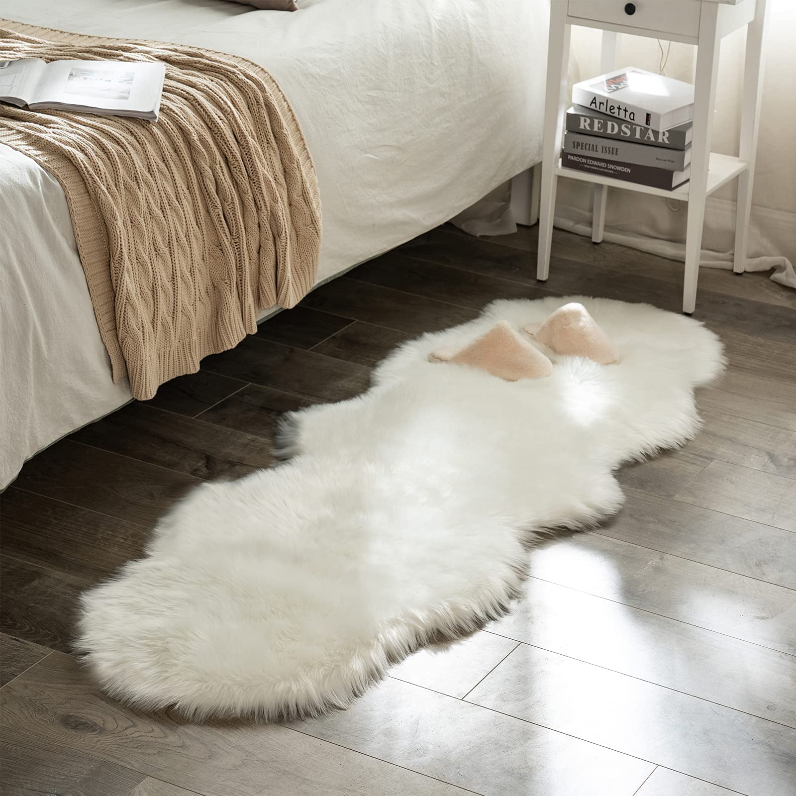 Photo 1 of MIULEE Luxury Super Soft Fluffy Area Rug Faux Fur Sheepskin Rug Decorative Christmas Plush Shaggy Carpet for Bedside Sofa Floor Nursery 2 x 6 Feet, White