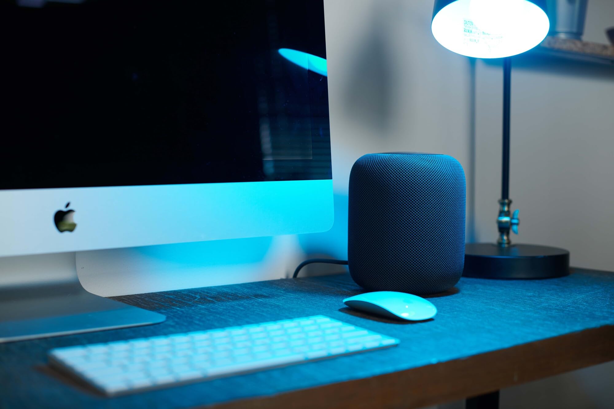 LEDVANCE SMART+ MATTER LED-Lampe, kompatibel mit Google, Alexa, Apple, weiße Frost-Optik, 9W, 806lm, E27, Farblicht und Weißlicht, App- oder Sprachsteuerung, bis zu 20.000 Std.Lebensdauer, single pack 4