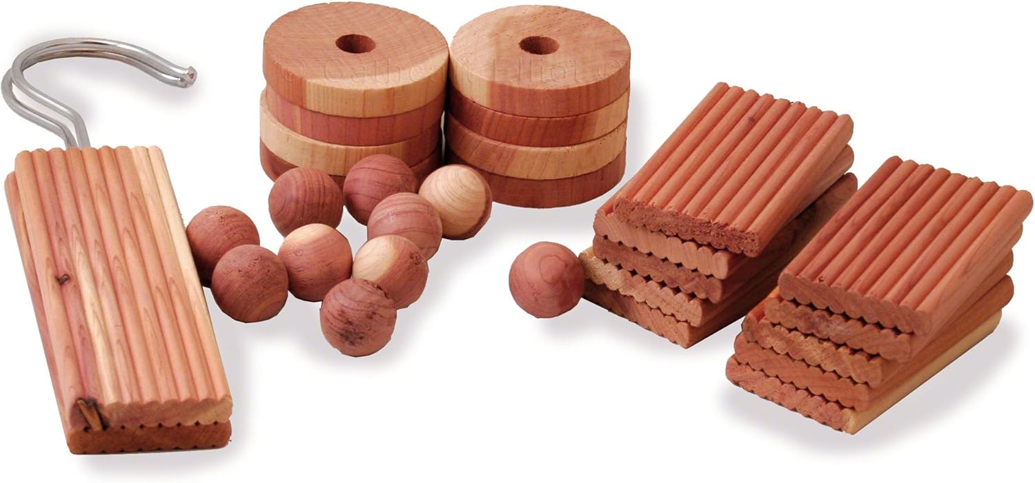 JS Homewares 30 Pieces Set Aromatic Cedar Wood Balls Hangers Rings for