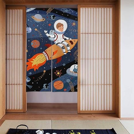 Amazon のれん カーテン ロケットの宇宙飛行士のかわいいベクトルイラスト 中で飛んでいる宇宙飛行士の描画 柔らかい おしゃれ 玄関 キッチン リビング 台所 飲食店 出入り口 開店祝い 新築祝い 仕切り 遮光 暖簾 カーテン 幅86丈143cm のれん オンライン通販
