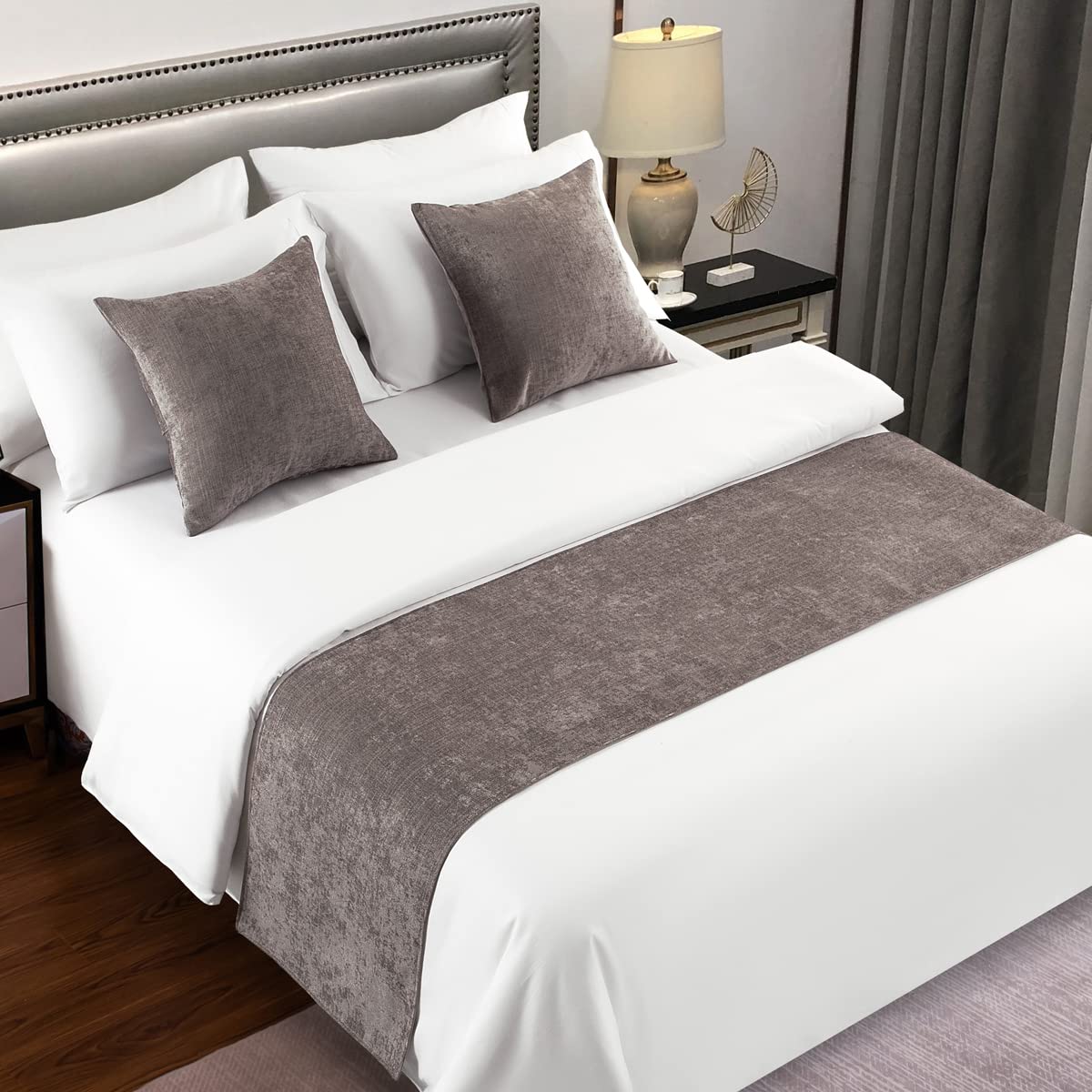 AMBERIS Bed Runner Grey, Chenille Soft No Fading Modern Bed Scarf (Pillowcases sold separately)