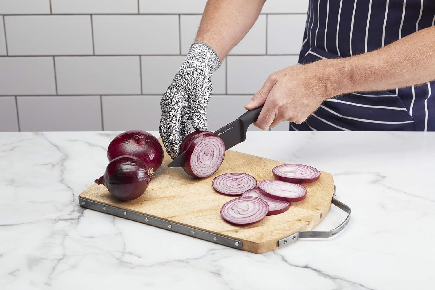 MasterClass Cut Resistant Kitchen Safety Glove for Food Preparation Grey, One Size Fits Most, One Size (Pack of 1) - Image 5