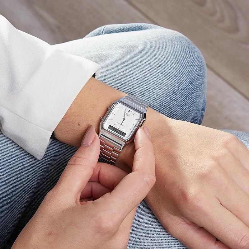 Montre Quartz Unisexe 34.00mm avec Cadran Blanc analogique/numérique et Bracelet en Bracelet en Acier Argent AQ-230A-7DMQYES
