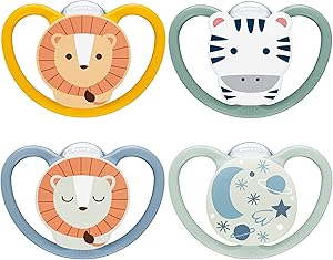 NUK Space Day & Night Babyschnuller | 6-18 Monate | Im Dunkeln leuchtende Schnuller mit zusätzlichen Öffnungen für sensible Haut | BPA-freies Silikon | Zebra & Löwe | 4 Stück