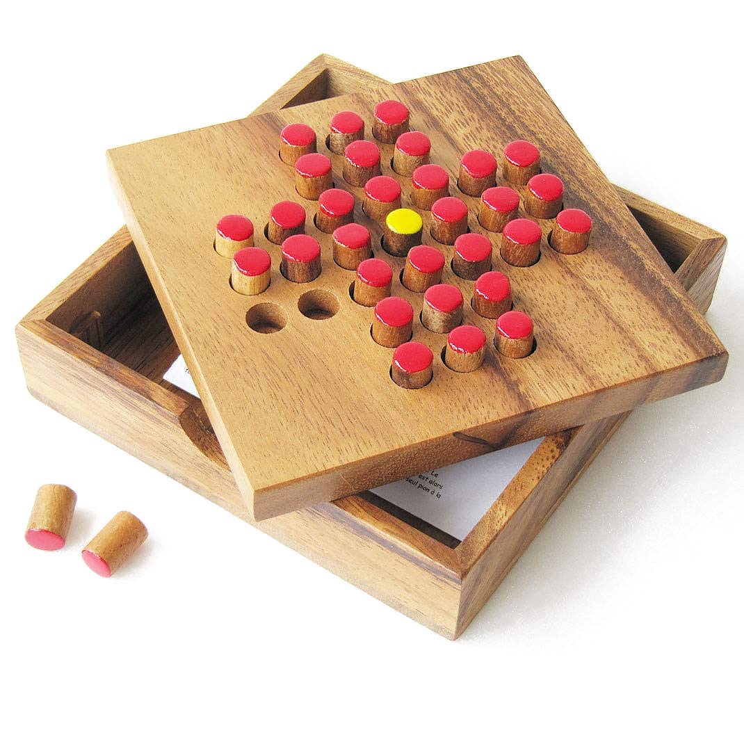 le Délirant® Fox and Geese (2 Players) - Solid Wood Strategy Game, CE Certified, 2 in 1 Game with Lockable Travel Box