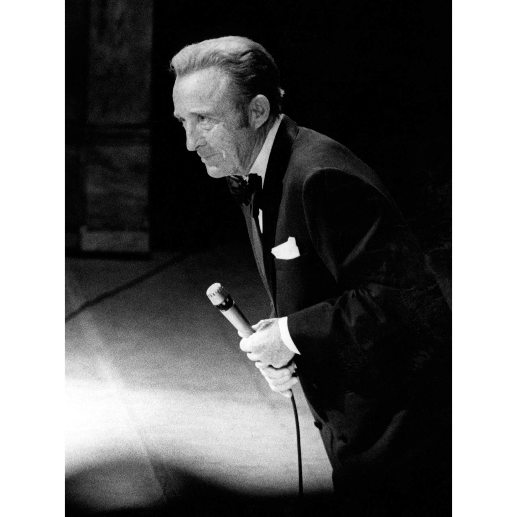 Artery8 Warren Action Shot Singer Bing Crosby Photo Large Wall Art Poster Print Thick Paper 18X24 Inch