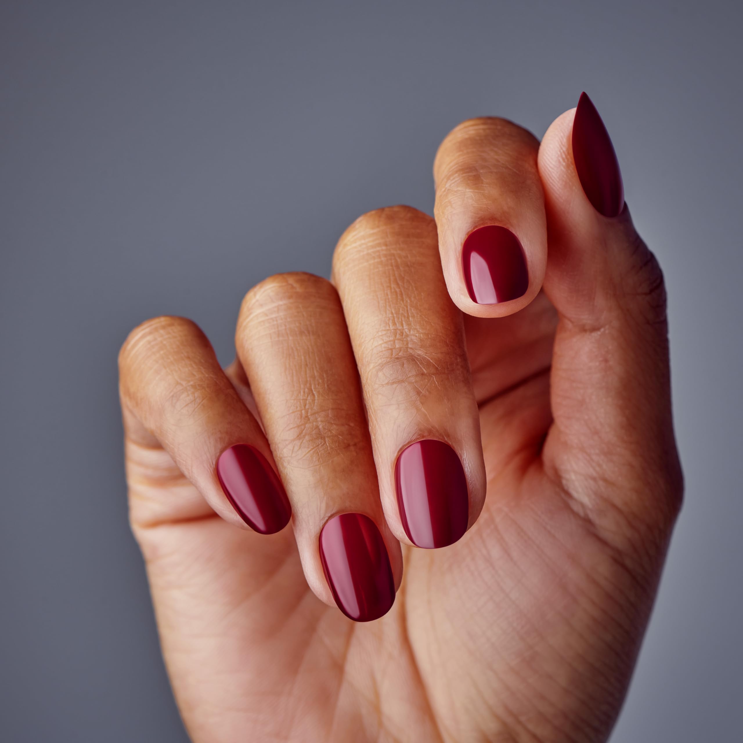 KISS Gel Fantasy, Press-On Nails, Nail glue included, 'One Call', Red, Short Size, Oval Shape, Includes 28 Nails, 2g glue, 1 Manicure Stick, 1 Mini File - Image 2