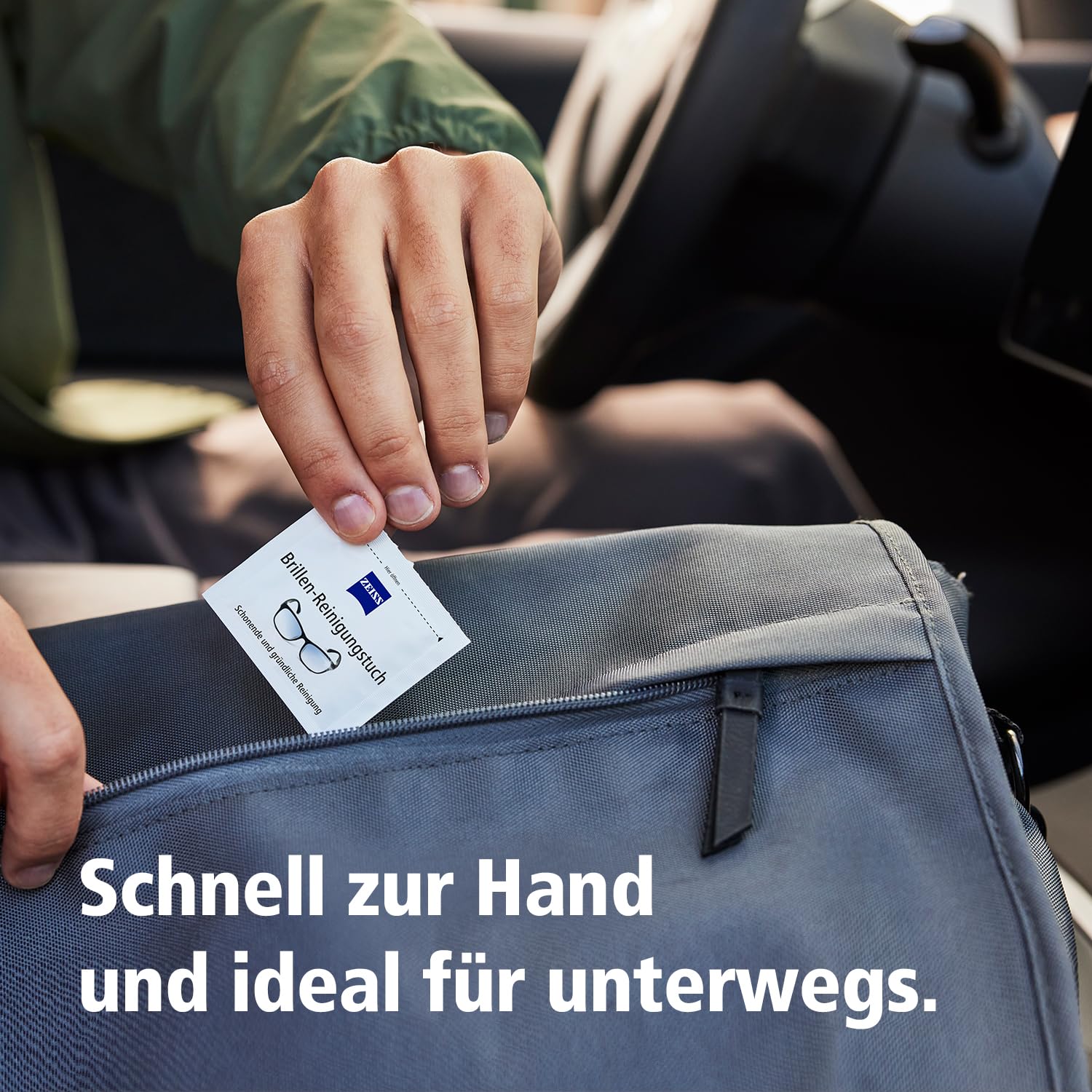 ZEISS Brillen-Reinigungstücher mit Alkohol 30 Stück zur schonenden & gründlichen Reinigung Ihrer Brillengläser - jedes Tuch einzeln verpackt - ideal für unterwegs oder auf Reisen 4