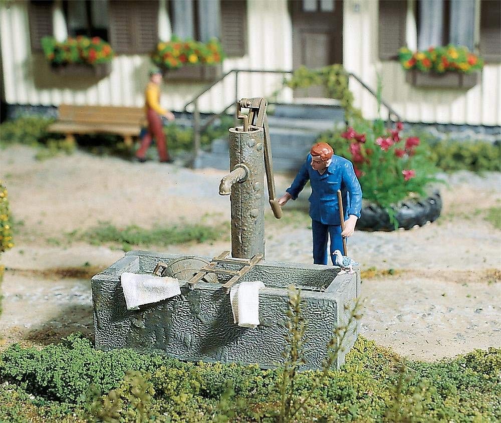 POLA 333212 Pump Fountain with Water Trough, Accessory for Model Railway, Model Making