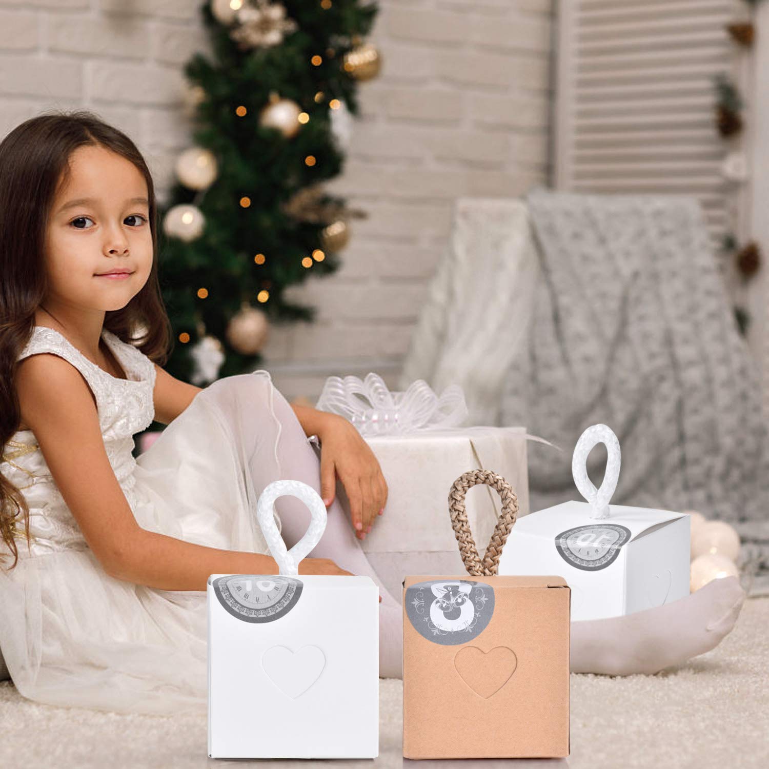 Ulikey 24 Calendrier De Lavent Set De Boites Calendrier De Lavent Diy Avec Autocollants Sacs En Papier Kraft A Remplir Pour Fete Anniversaire De Mariage Cadeaux De Noel Calendriers De L Avent Decoration