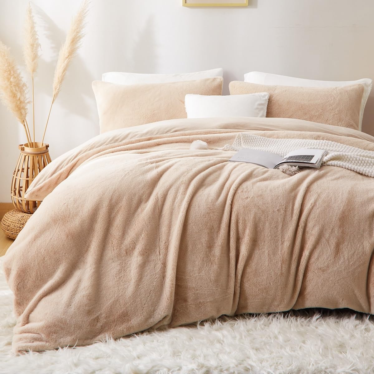Lanqinglv Plush Bed Linen 135 x 200 cm Beige White Faux Fur Fluffy Winter Bed Linen Warm Cosy Flannel Fleece Flannelette Plain Duvet Cover with Zip and 1 Pillowcase 80 x 80 cm