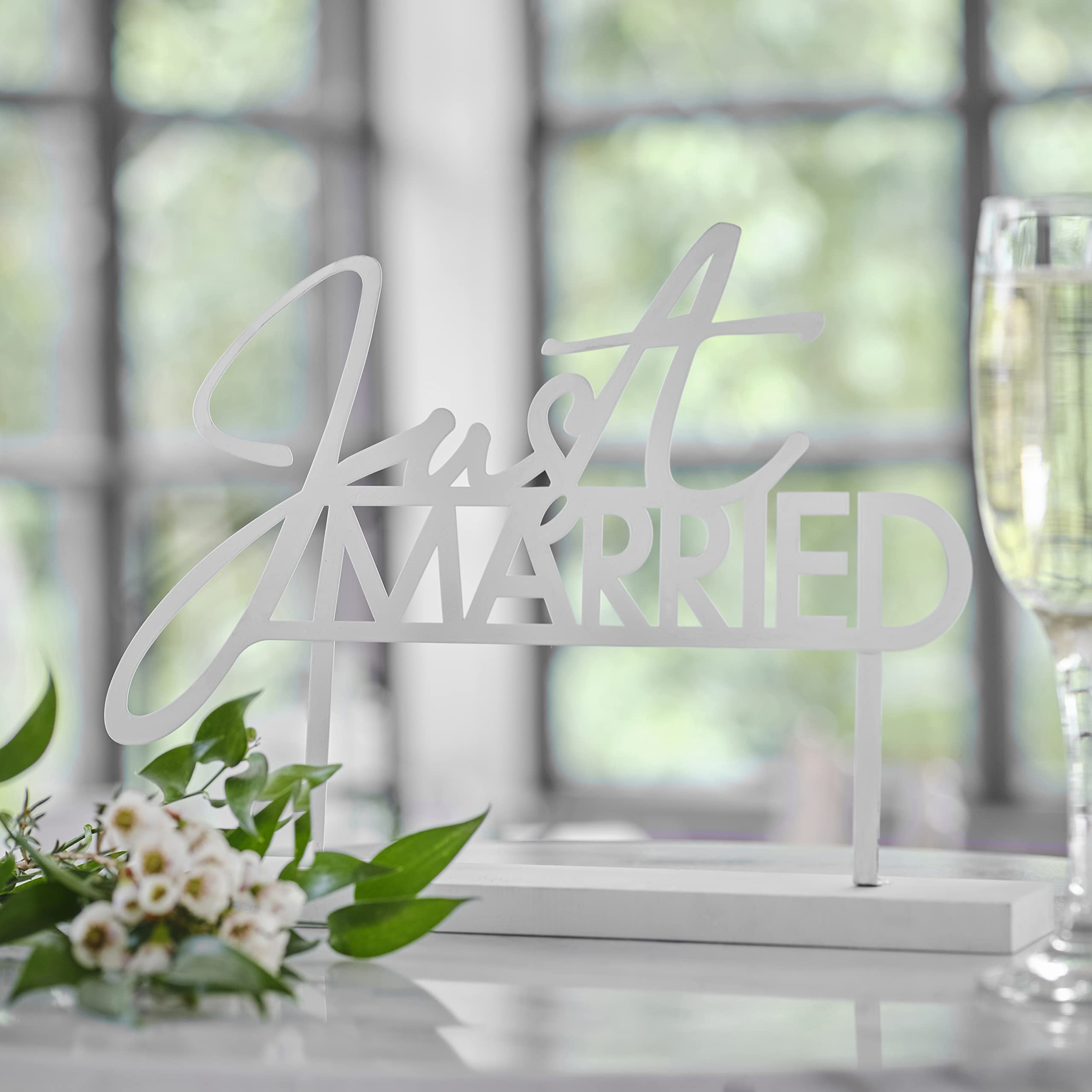 Ginger Ray White Just Married Contemporary Wedding table Sign — image 1