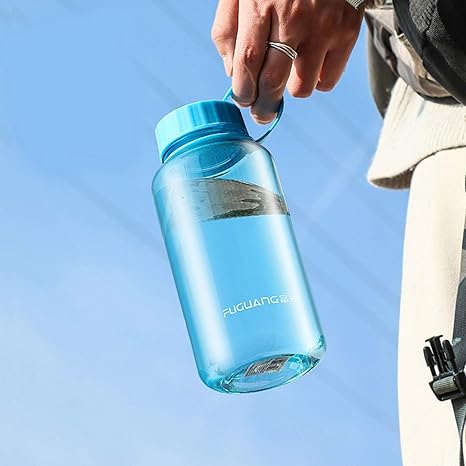 Amazon Co Jp 水筒 クリアボトル 1500ml 1リットル 650ml 大容量 ウォーターボトル 透明 水分補給 スポーツ 運動用 クリア 自転車用 サイクリング ジョギング 蓋付き タンブラー 洗いやすい 給水 お茶入れ 耐衝撃性 スポーツ アウトドア