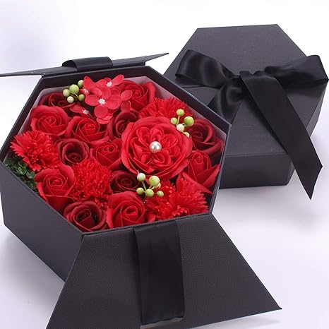 Amazon ソープフラワー バラ 創意ギフト 花束 ローズブーケ 花 誕生日 父の日 母の日 女性 妻 結婚祝い 退職祝い お見舞い 発表会 送別会 石鹸素材 枯れないお花 ギフト 用手提げ袋付 メッセージカード付き 赤い色 花束 オンライン通販