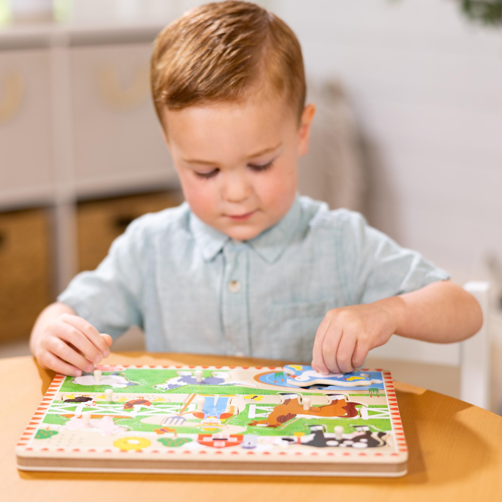 Melissa & Doug Old MacDonald's Farm Song Puzzle – 8-Piece Wooden Peg Puzzle with Light-Activated Sounds, Music Learning Toy for Toddlers and Preschoolers Ages 2+