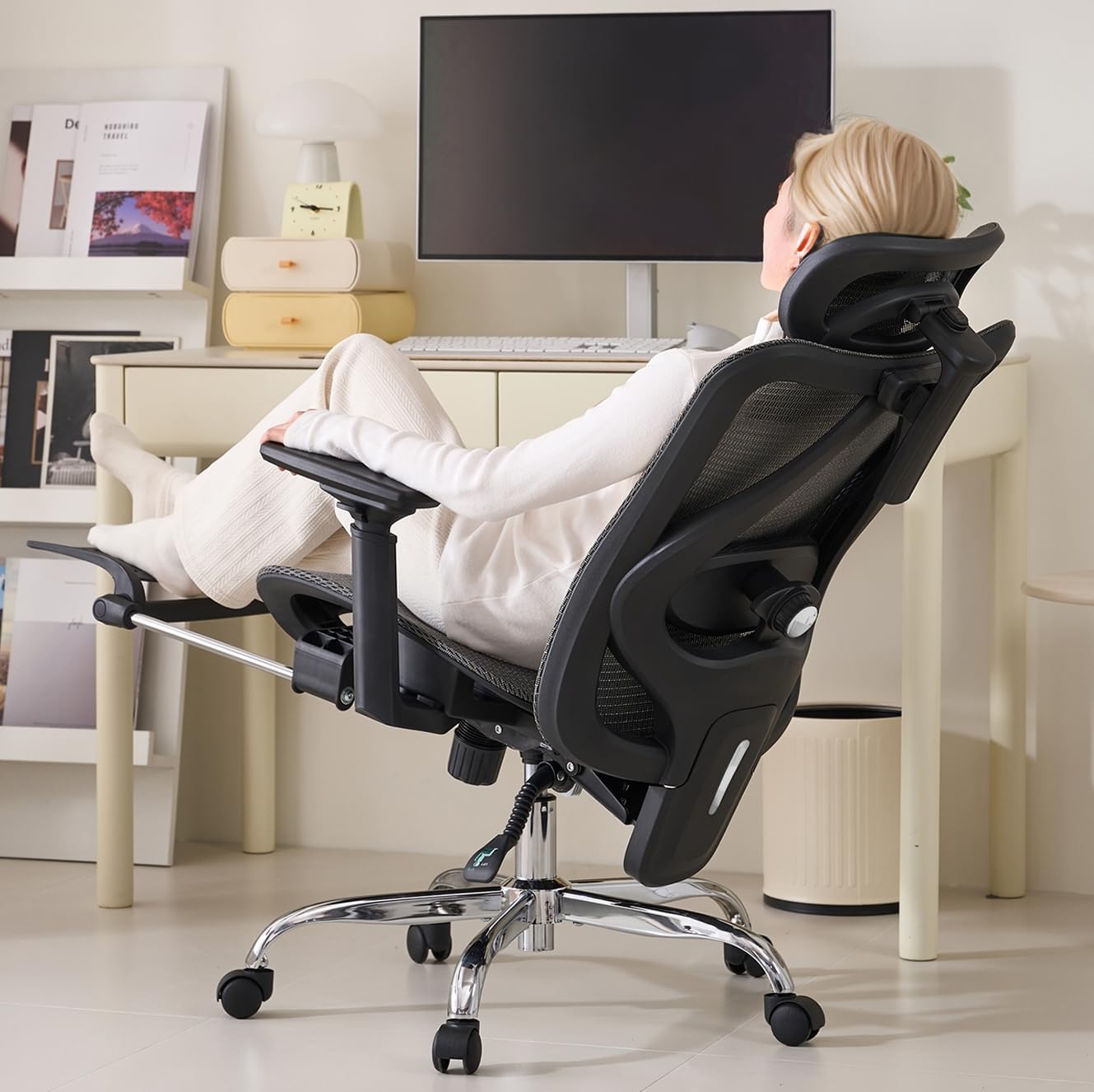 Ergonomic Office Chair, SGS Certified Class 4 Gas Cylinder, 400 LBS Capacity, Retractable Footrest, Adjustable Lumbar Support, Breathable Mesh（Black and Grey）