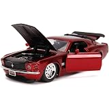 Bigtime Muscle 1:24 1970 Ford Mustang Boss 429 – Modello Die-Cast, Colore Candy Red, Porte E Cofano Apribili - 3