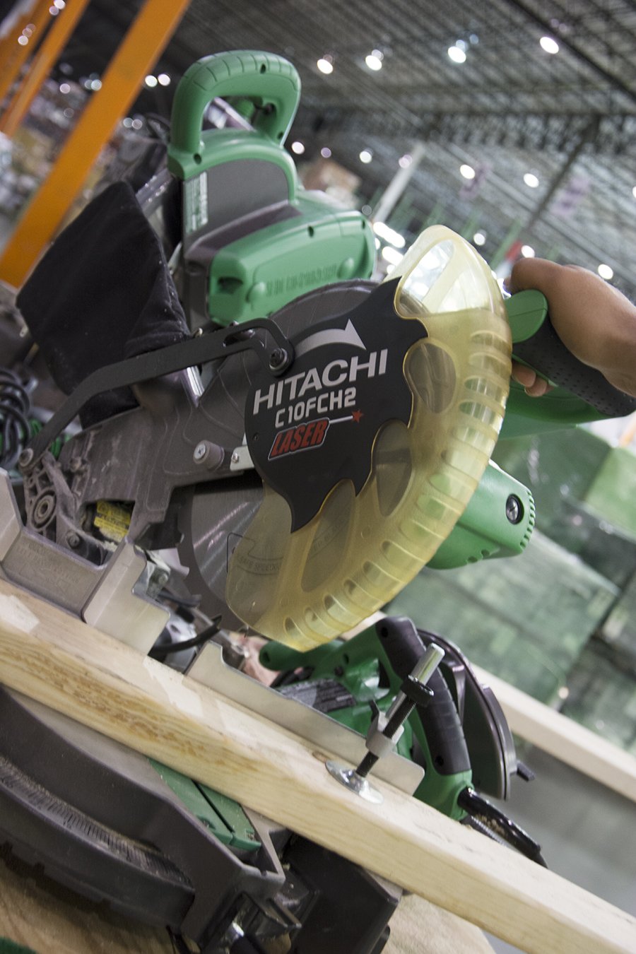 Hitachi C10FCH2 15Amp 10inch Single Bevel Compound Miter