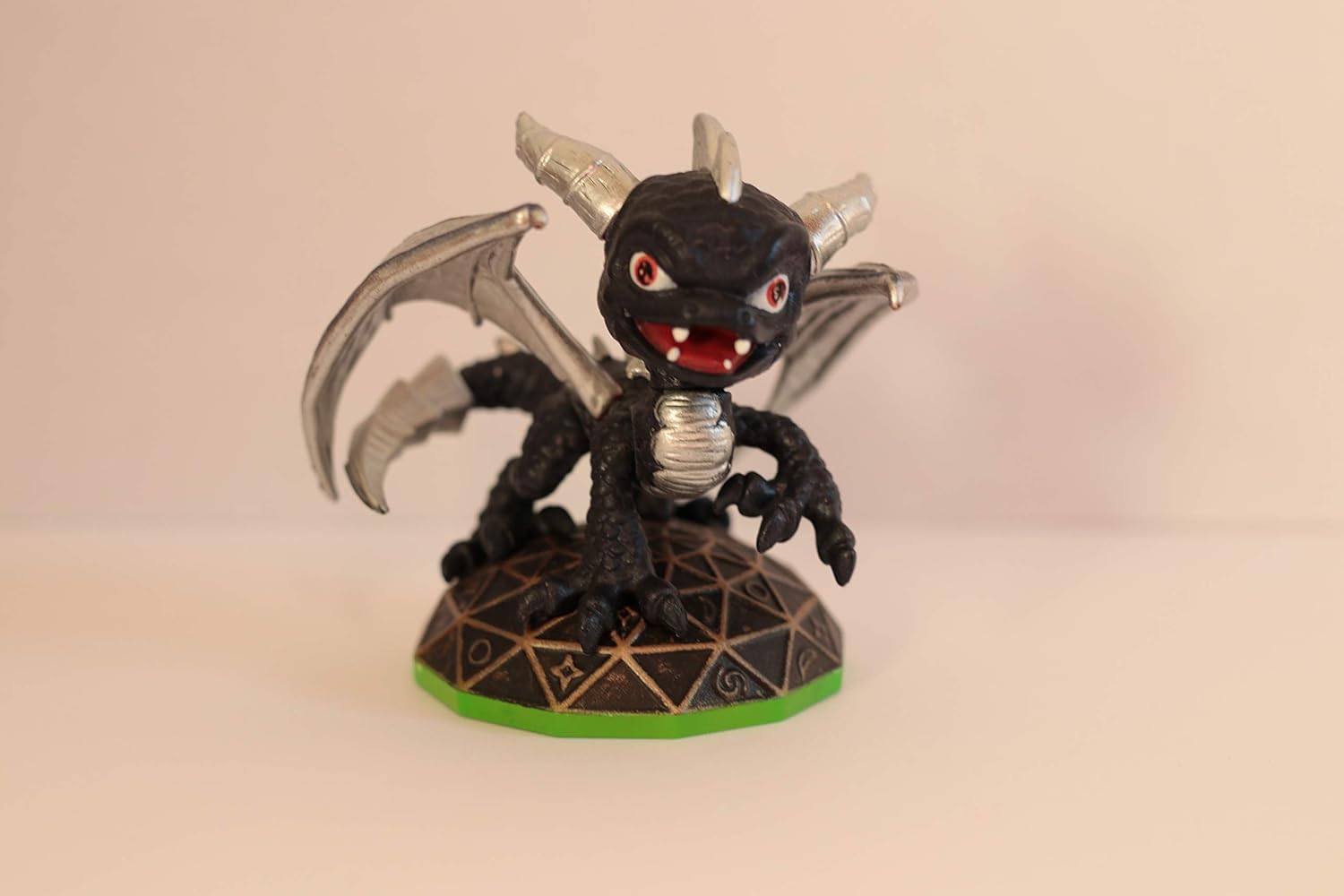Skylanders: Dark Spyro: Amazon.co.uk 
