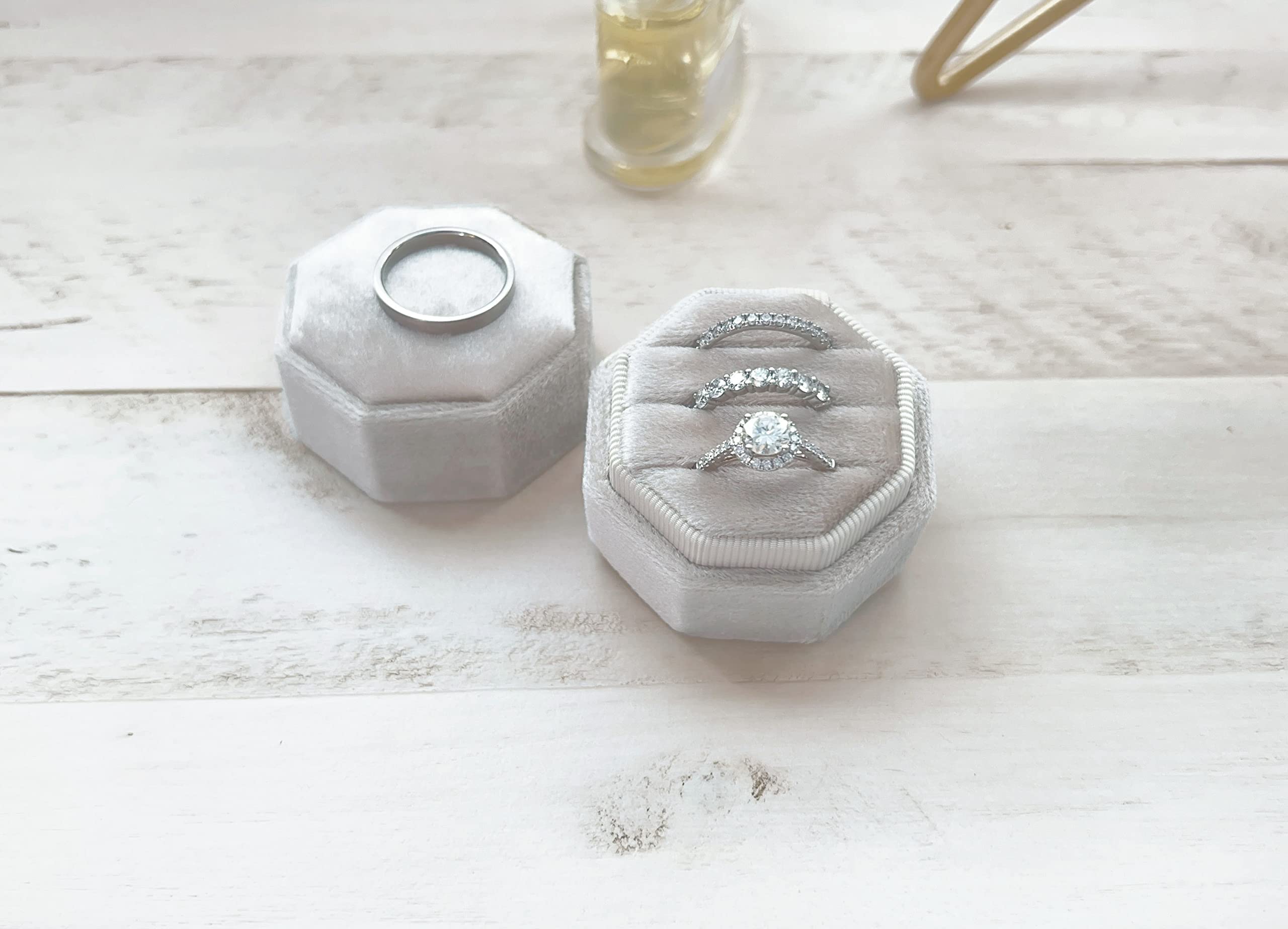 BLUTETE BLUTETE Velvet 3 Slots Jewelry Ring Box Engagement Wedding Box Keepsake Box Bridal Photo Ring Triple Slots Octagon (Champagne)