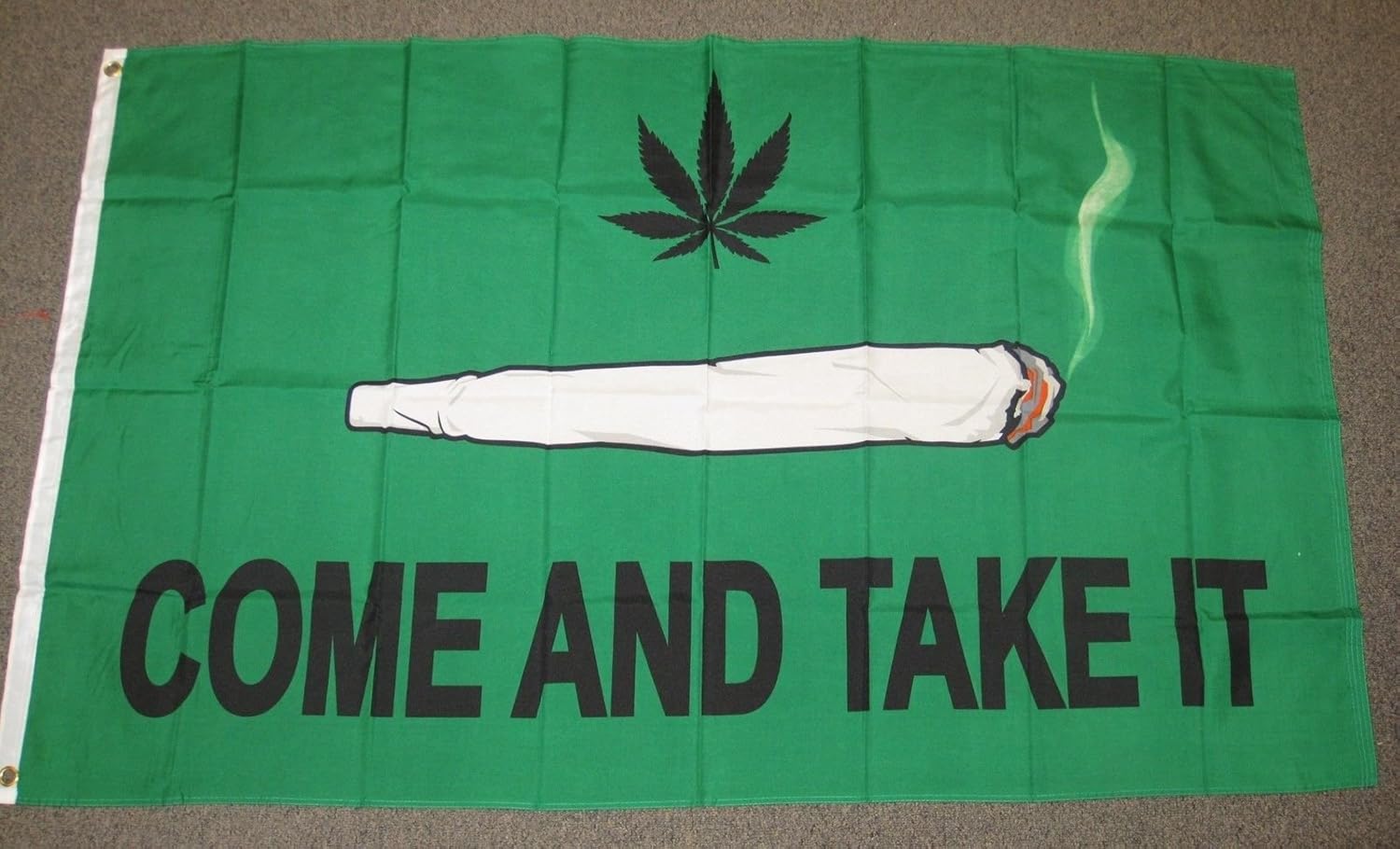 Ira green. Green come. Green come. красивый флаг с тремя ногами. тони камилла.