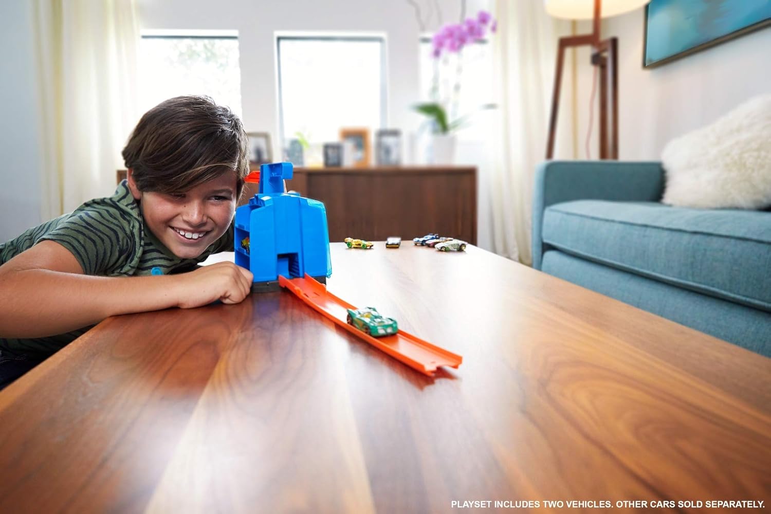 hot wheels track builder display launcher with 2 vehicles