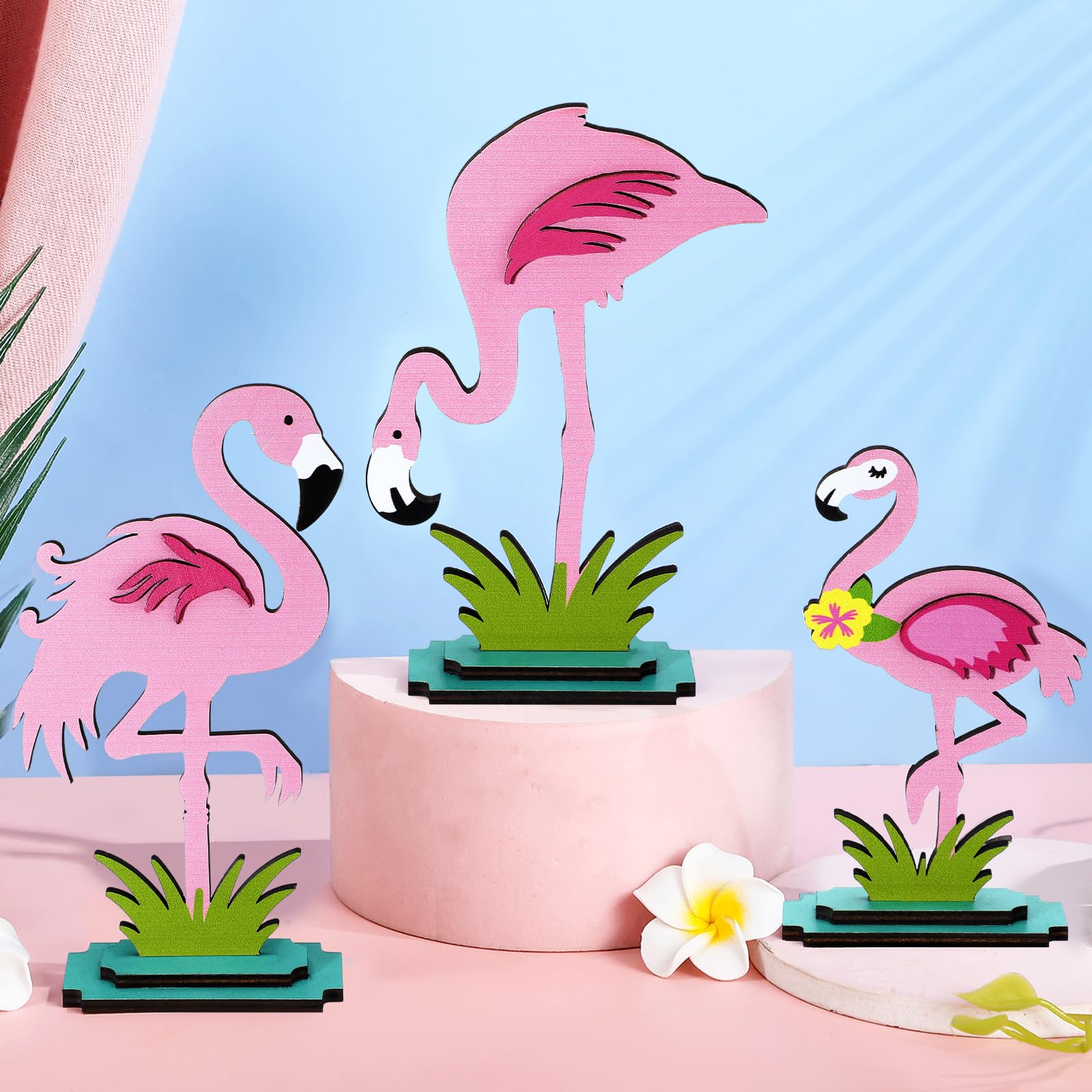 Photo 1 of Yaomiao 3 Pcs Flamingo Wood Tall Standing Block Set Pink Flamingo Table Sign Tropical Bird Table Centerpieces Summer Party Decor for Home Table Office Desk Tier Tray Supplies