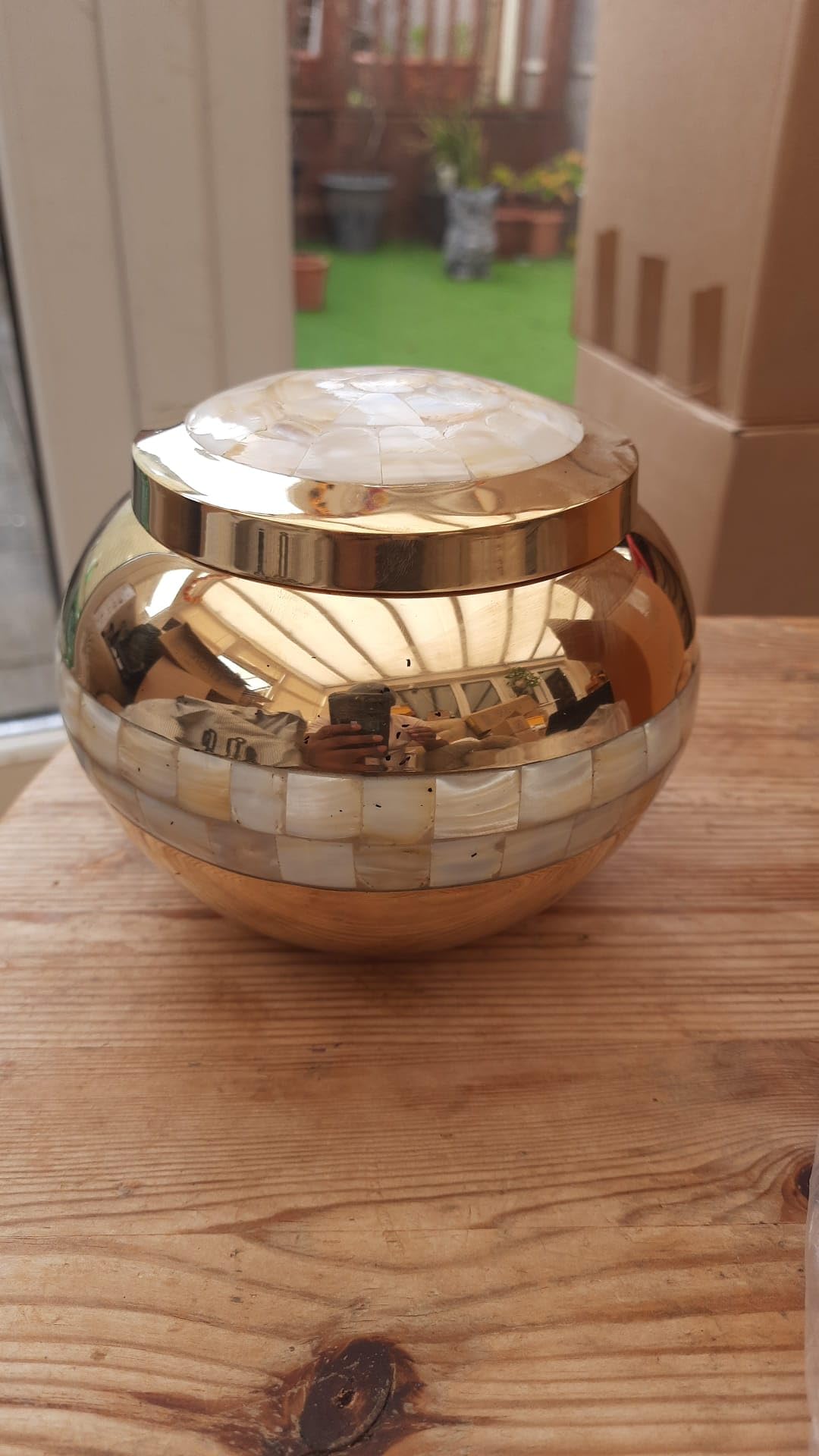 Royal Rapture Urn for Ashes Cremation Memorial Funeral Love Urns|Brass|Mother of Pearl Adult Child Human(Golden Pearl Round, 5") RMPR01-05