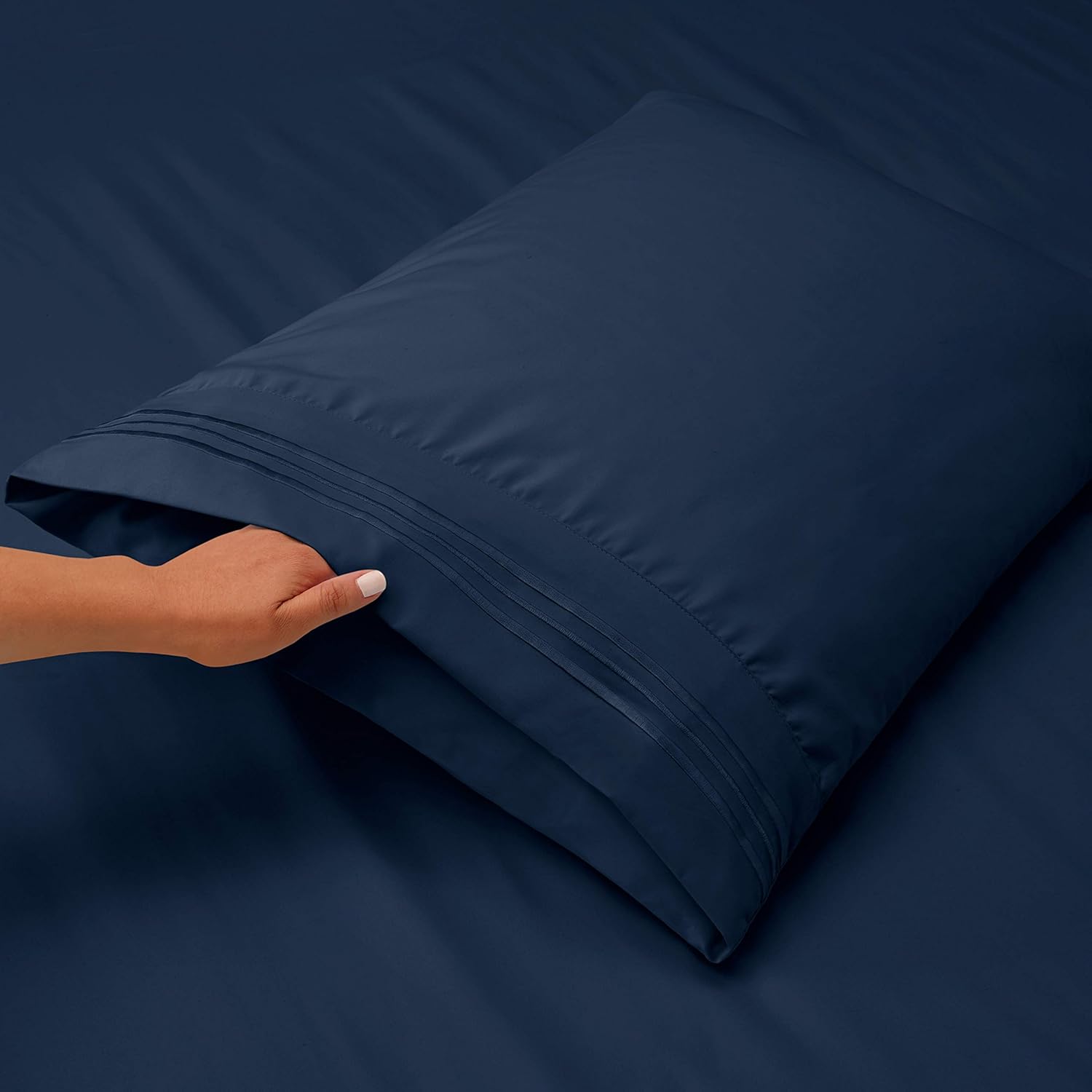Nestl Luxury Queen Sheet Set - 4 Piece Extra Soft 1800 Microfiber-Deep Pocket Bed Sheets with Fitted Sheet, Flat Sheet, 2 Pillow Cases-Breathable, Hotel Grade Comfort and Softness - Navy Blue: Home & Kitchen