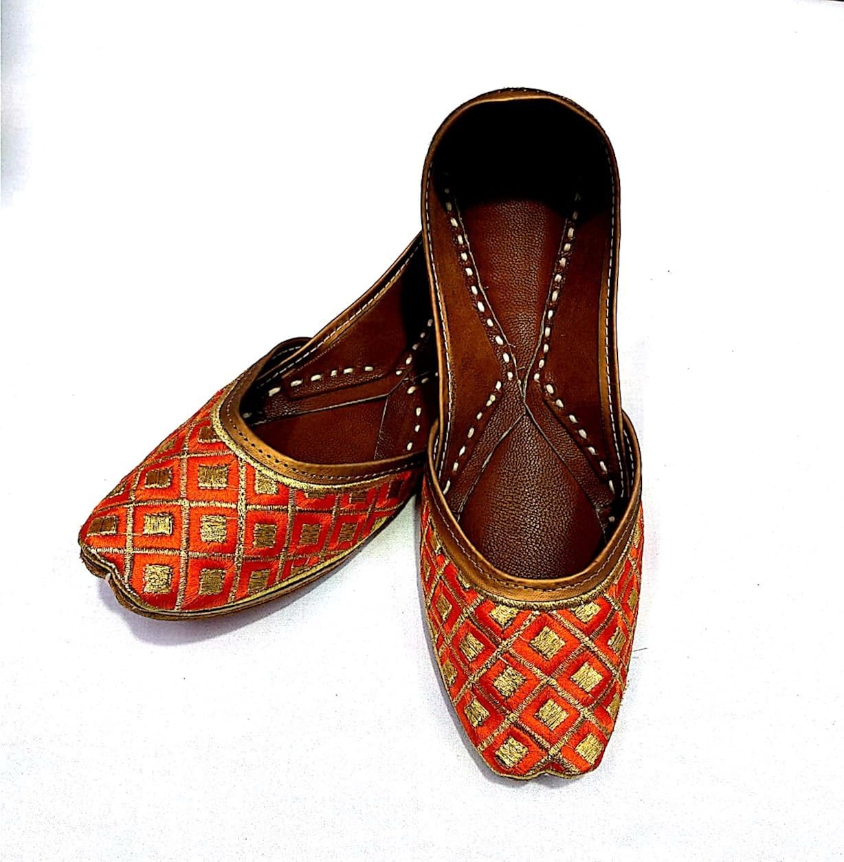 noor enterprises women's orange leather punjabi jutti