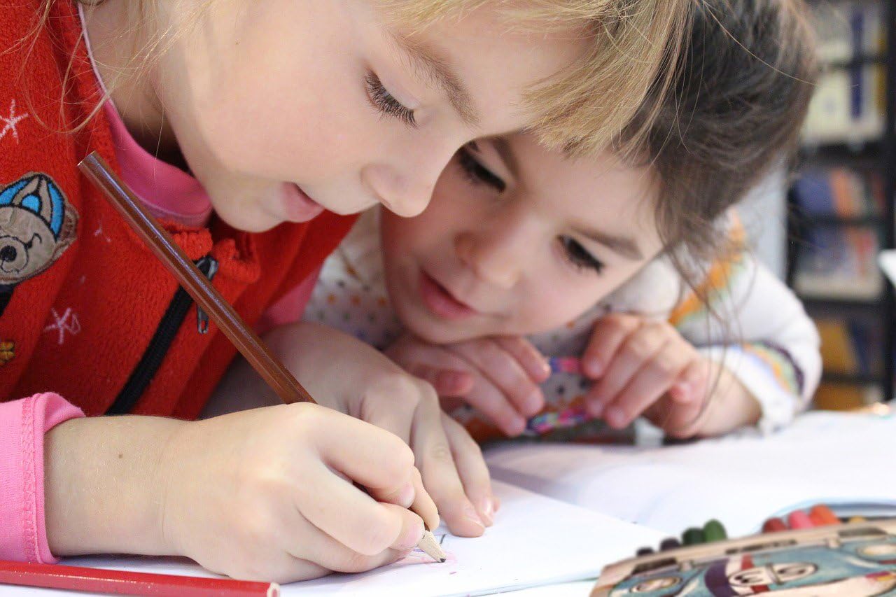 Madisi Colored Pencils Bulk - Pre-Sharpened - 12 Packs of 24-Count - 288 Colored Pencils for Kids: Toys & Games