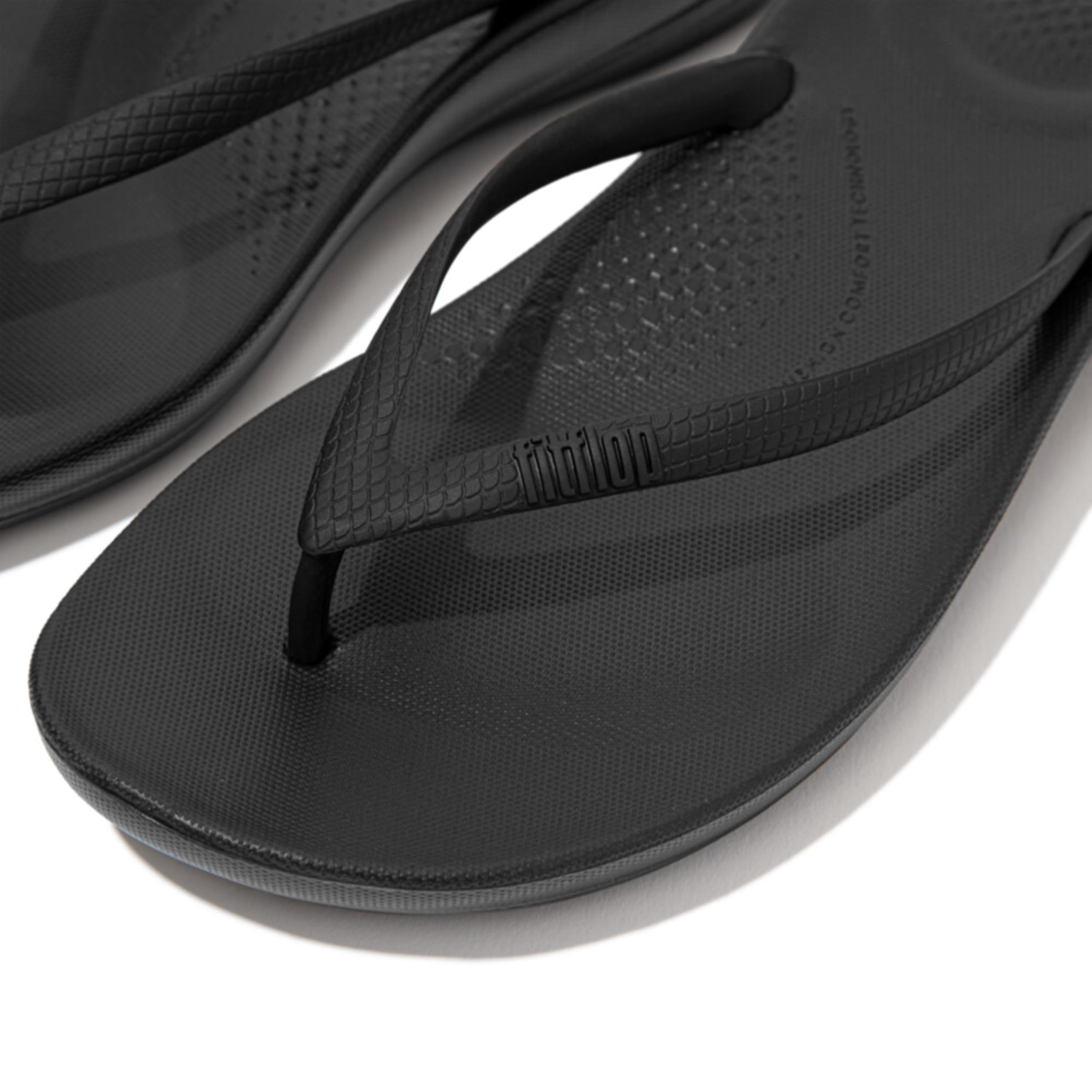 FitFlop womens Iqushion Pearlized Ergonomic Flip-flopsWedge Sandal
