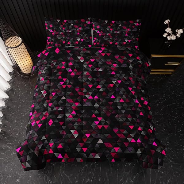 NTTOPSHIP GEOMETRIC PINK BLACK COMFORTER SET,TRIANGLE HONEYCOMB 3 PCS BEDDING SET FULL SIZE FOR TEEN ADULT,MODERN QUILT SET GEOMETRY DECOR,MICROFIBER LIGHTWEIGHT 1 COMFORTER 2 PILLOWCASES