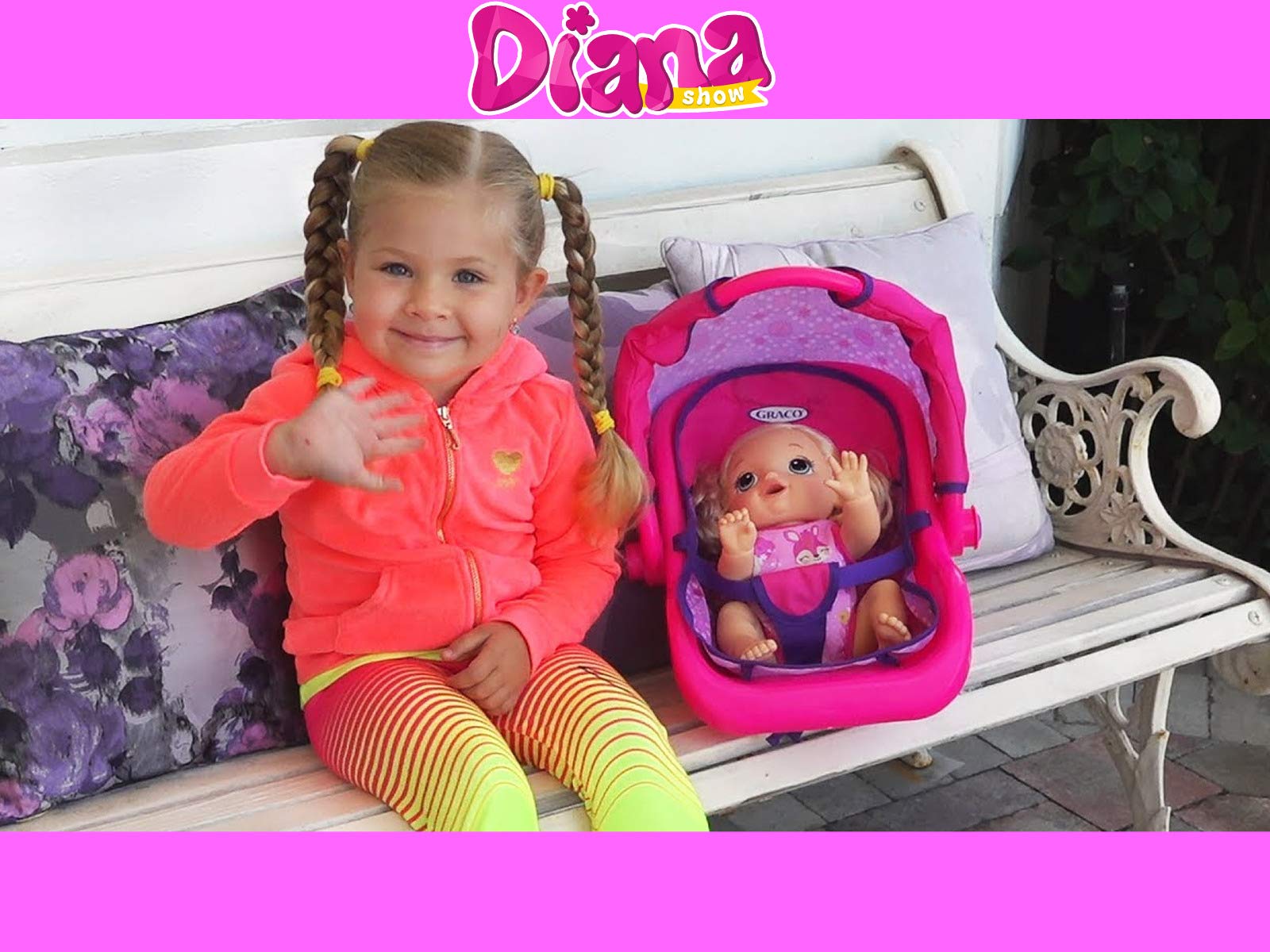 diana plays with new toys