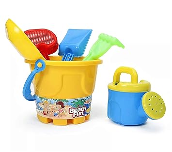 beach bucket with sprinkler
