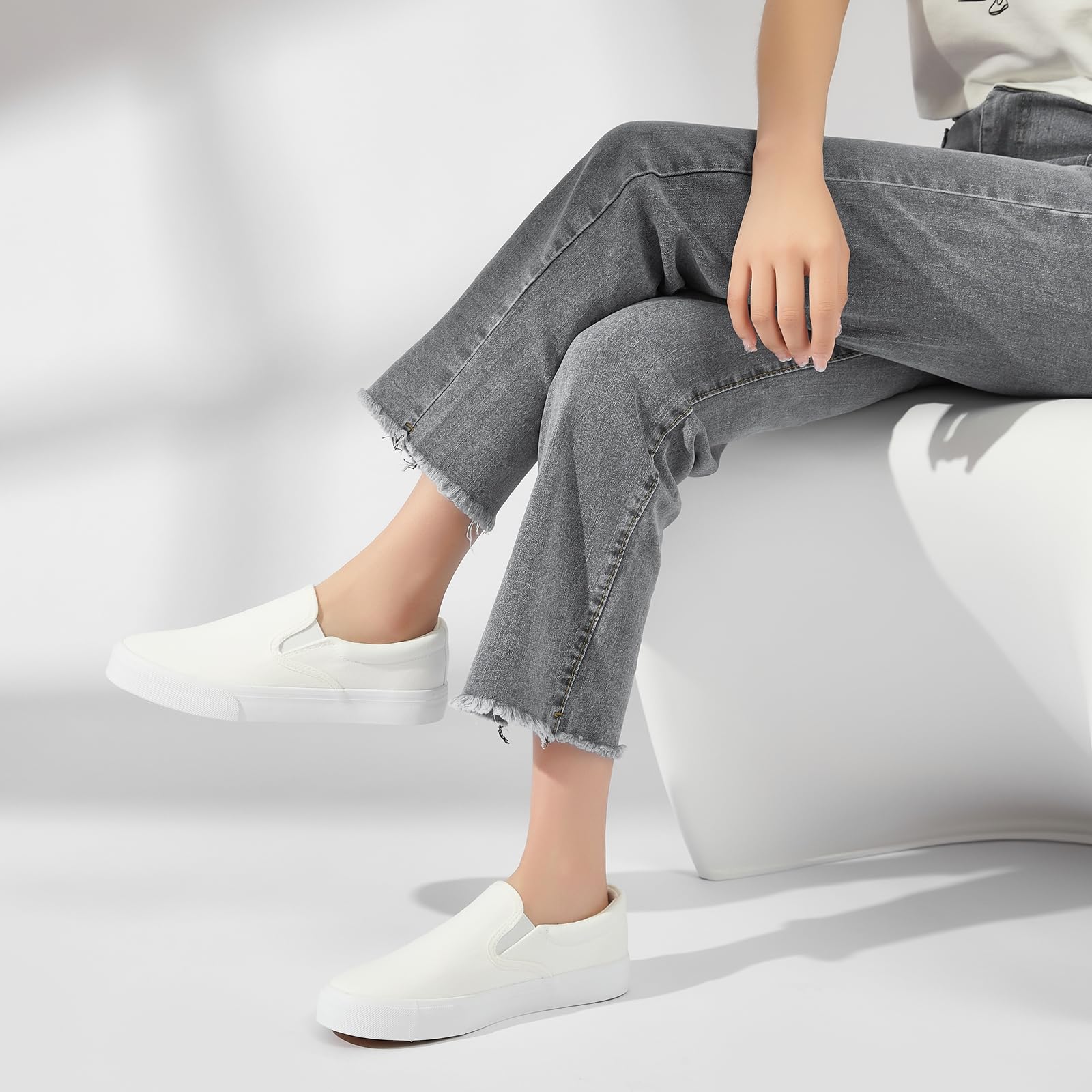 Women's Slip on Shoes Canvas Sneakers Loafers Non Slip Shoes Low Top Casual Shoes