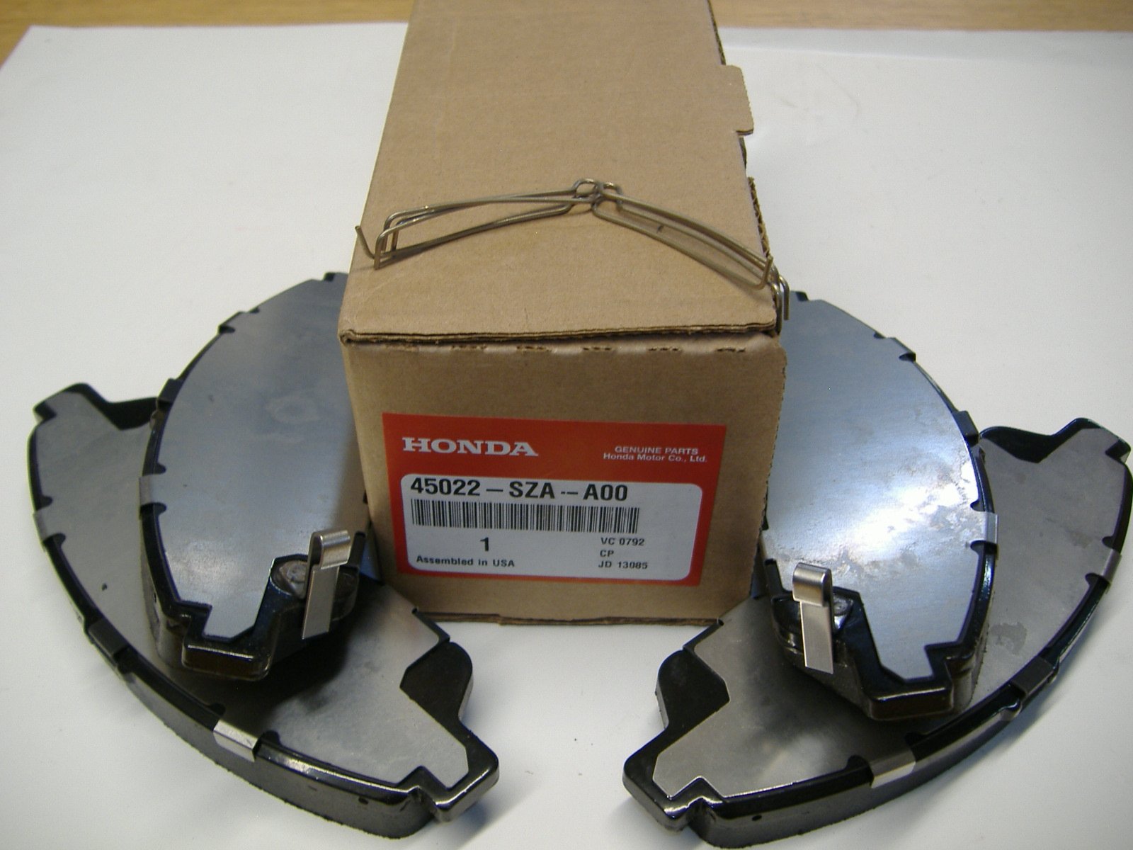 Genuine Honda 45022-SZA-A00 Front Pad Set
