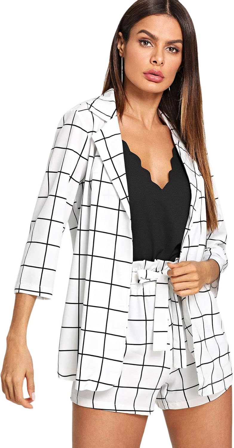 белый костюм в клетку