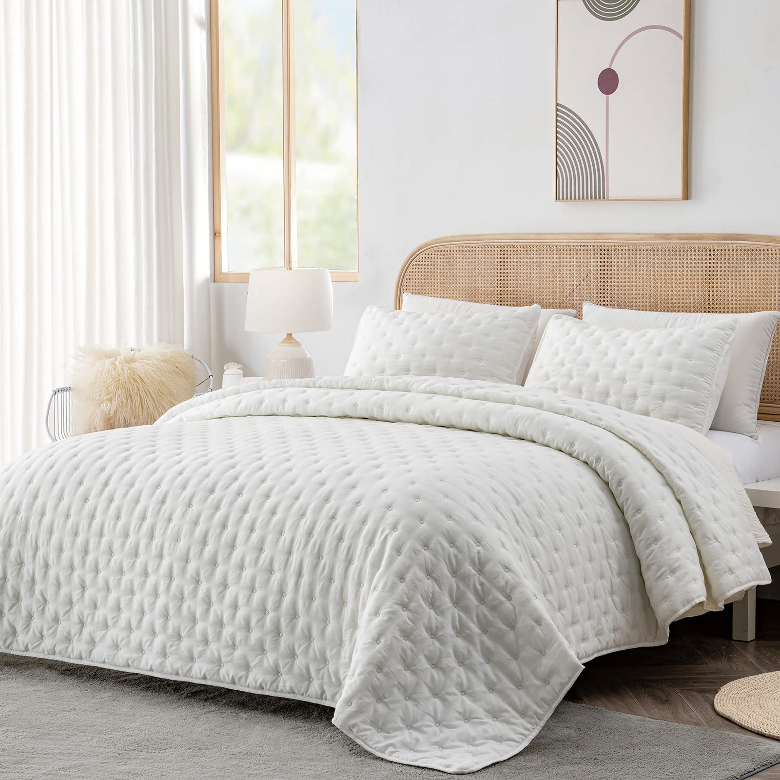 Photo 1 of HIARUO 3-Piece Queen Quilt Set - Soft Warm Ultrasonic Reversible Coverlet Bedspread Set (90 x 90 Inch) with 2 Pillow Sham (20 x 26 Inch), White