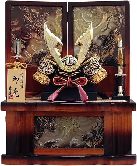 Amazon 吉徳 五月人形 兜収納飾り 11号 金龍兜 間口49 奥行39 高さ62cm 兜飾り おもちゃ